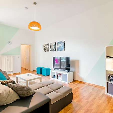 Helle Mit Balkon & Moderner Kueche - Ideal Fuer Paare Mit Kind Appartement Magdebourg