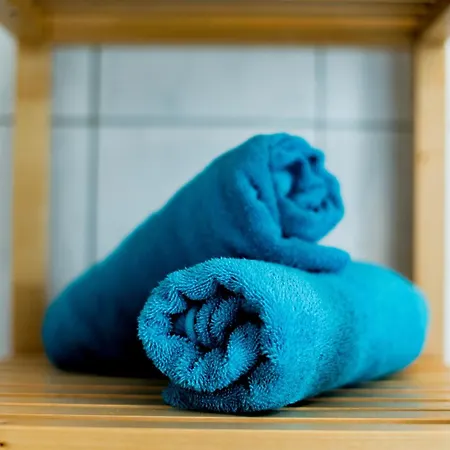 Helle Mit Balkon & Moderner Kueche - Ideal Fuer Paare Mit Kind * Magdebourg