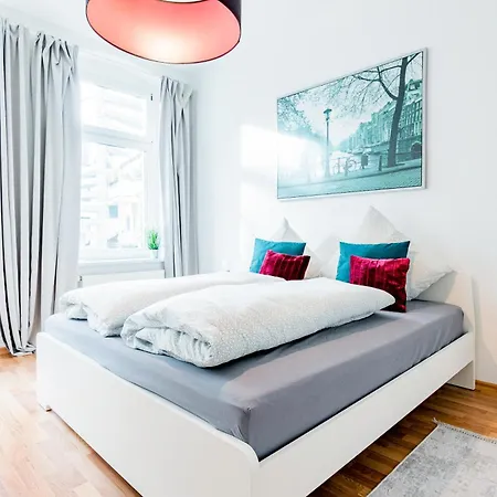 Appartement Helle Mit Balkon & Moderner Kueche - Ideal Fuer Paare Mit Kind Magdebourg