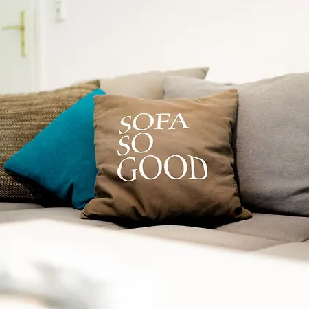 Helle Mit Balkon & Moderner Kueche - Ideal Fuer Paare Mit Kind アパート