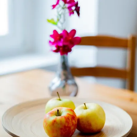 Helle Mit Balkon & Moderner Kueche - Ideal Fuer Paare Mit Kind * マクデブルク