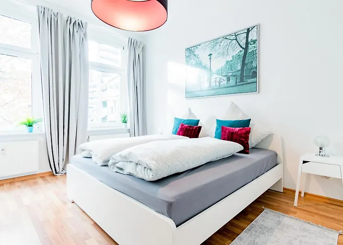 Appartement Helle Mit Balkon & Moderner Kueche - Ideal Fuer Paare Mit Kind Magdebourg