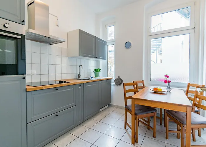 Appartement Helle Mit Balkon & Moderner Kueche - Ideal Fuer Paare Mit Kind